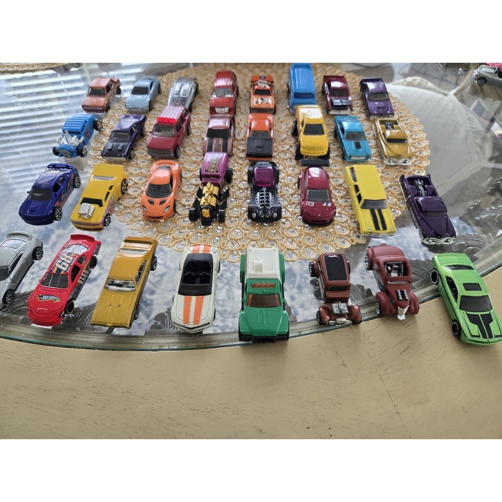 Hot Wheels Lot of 32 Cars Vehicles; Unsearched Matchbox, Hot Wheels, Etc.🚘🚘🔥